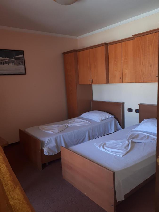 Hotel Meteor Shkodër Extérieur photo